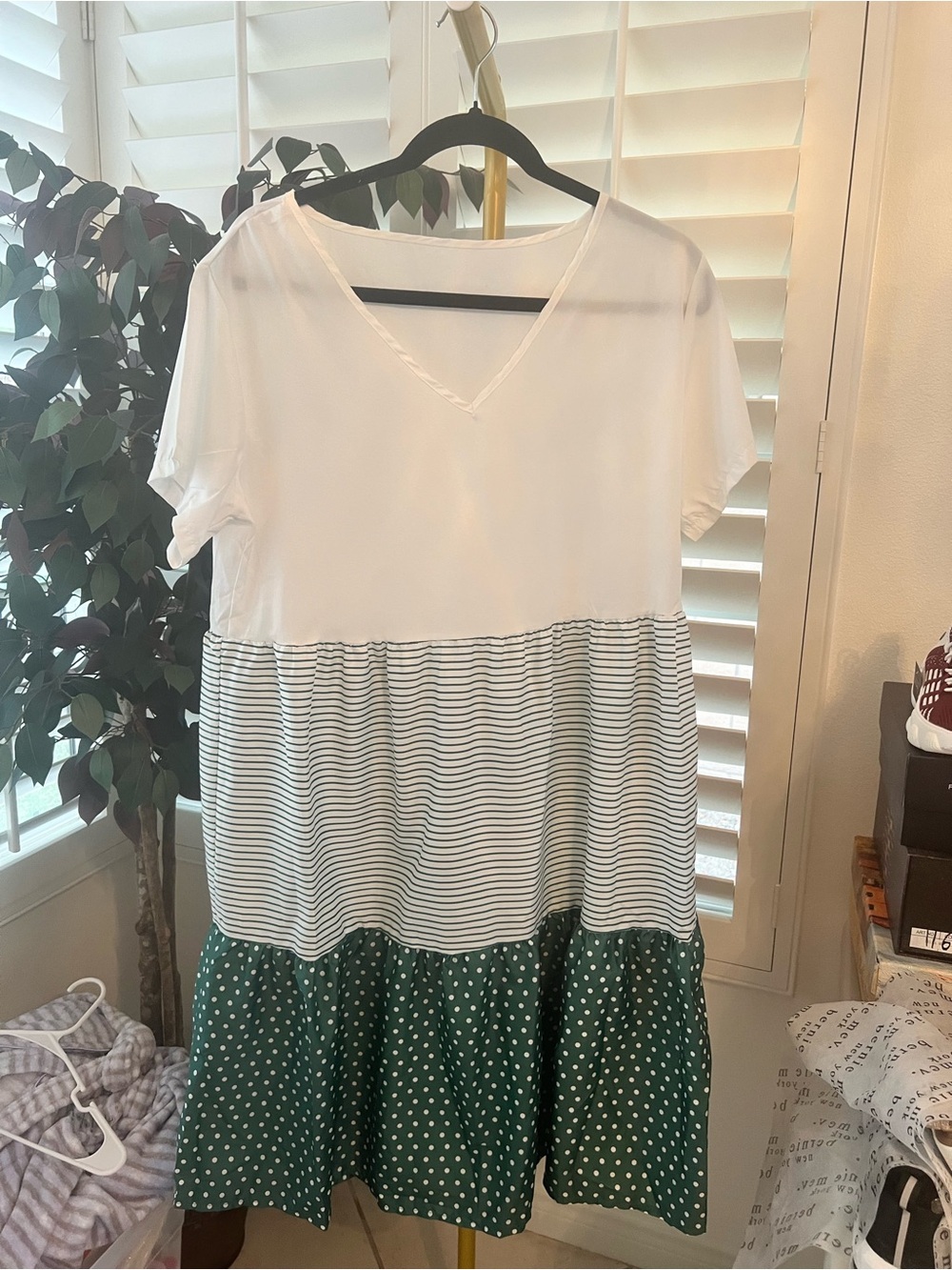 Casual Tiered V-Neck Dress in White and Green Polka Dot